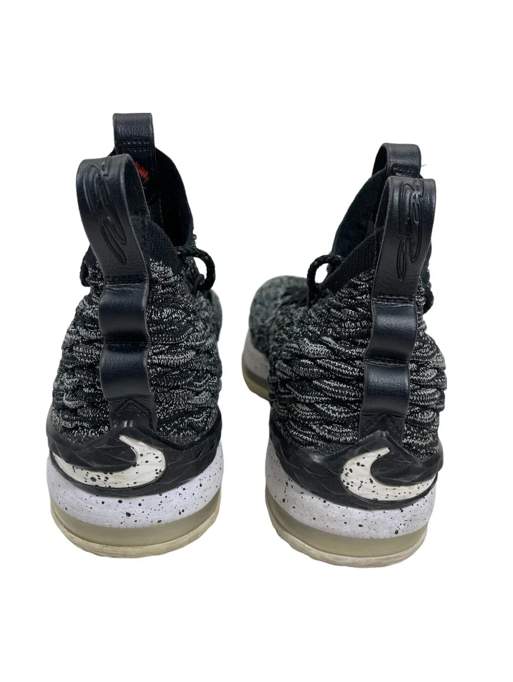 Nike sneakers youth